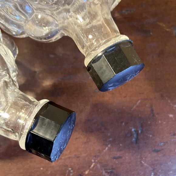 Vintage Glass Grape Cluster Decanters Clear Screw Top Made in Turkey 6 1/2” - Picture 5 of 8